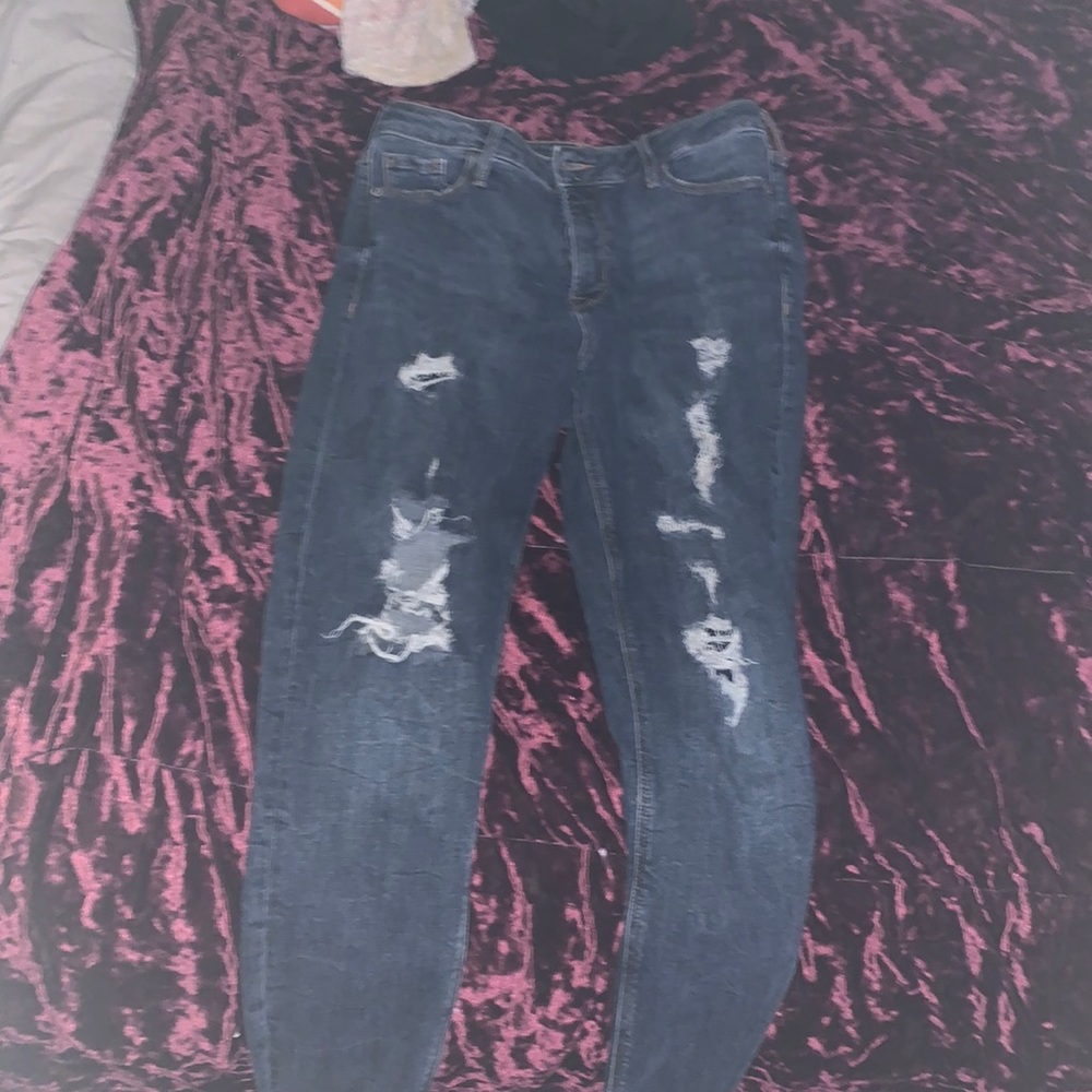 im selling skinny jeans for 23$